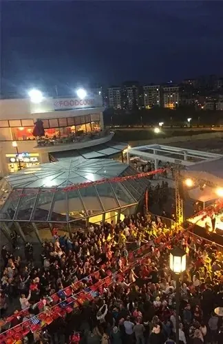 İsfanbul AVM’de Balkan kültürünü hedef kitlemize tanıttık. Medya ilişkilerini gerçekleştirdik — görsel 1